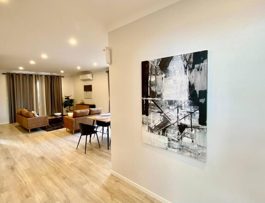 Morden Spacious New House 해밀턴 외부 사진